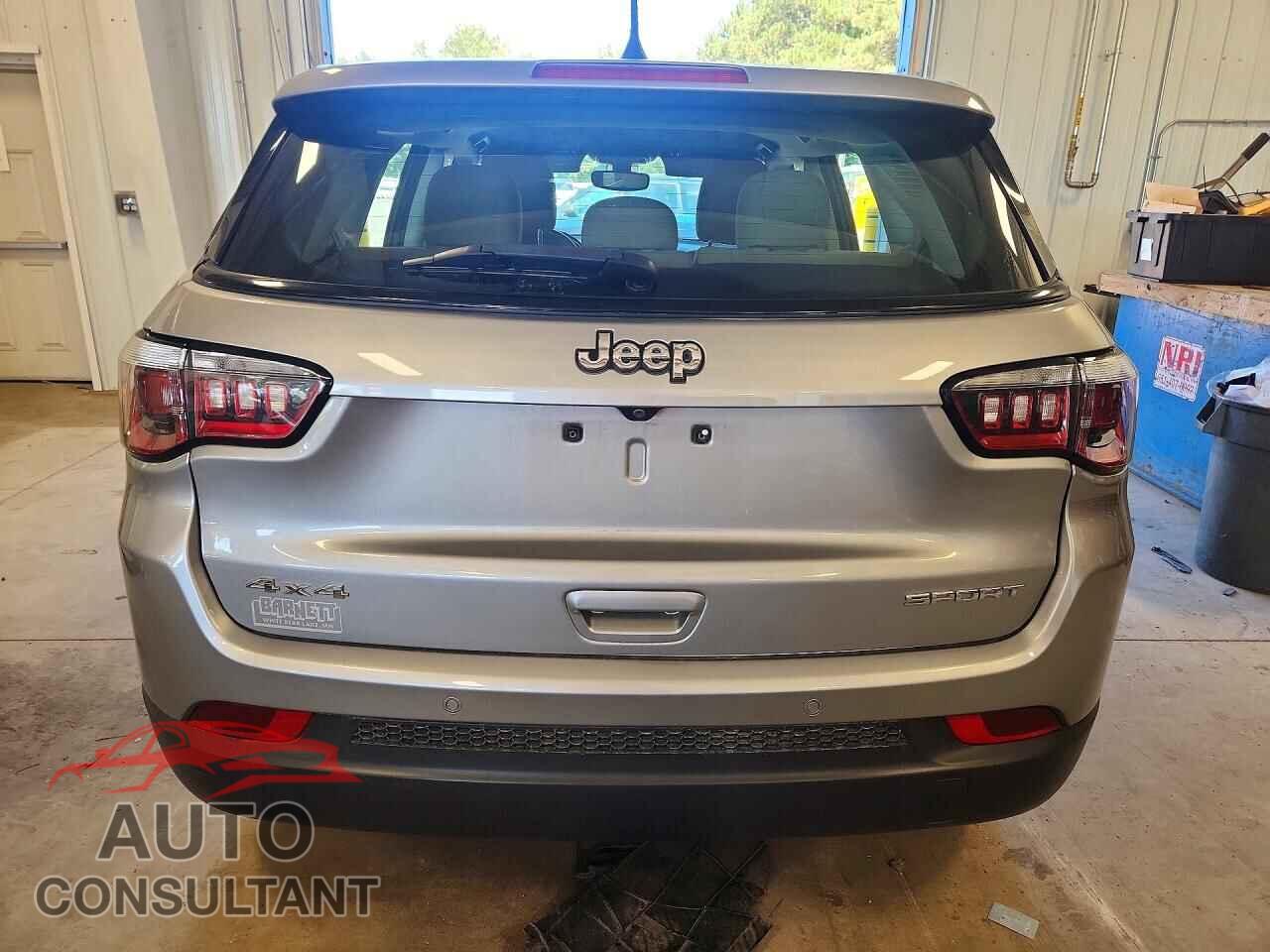 JEEP COMPASS 2018 - 3C4NJDAB9JT408804