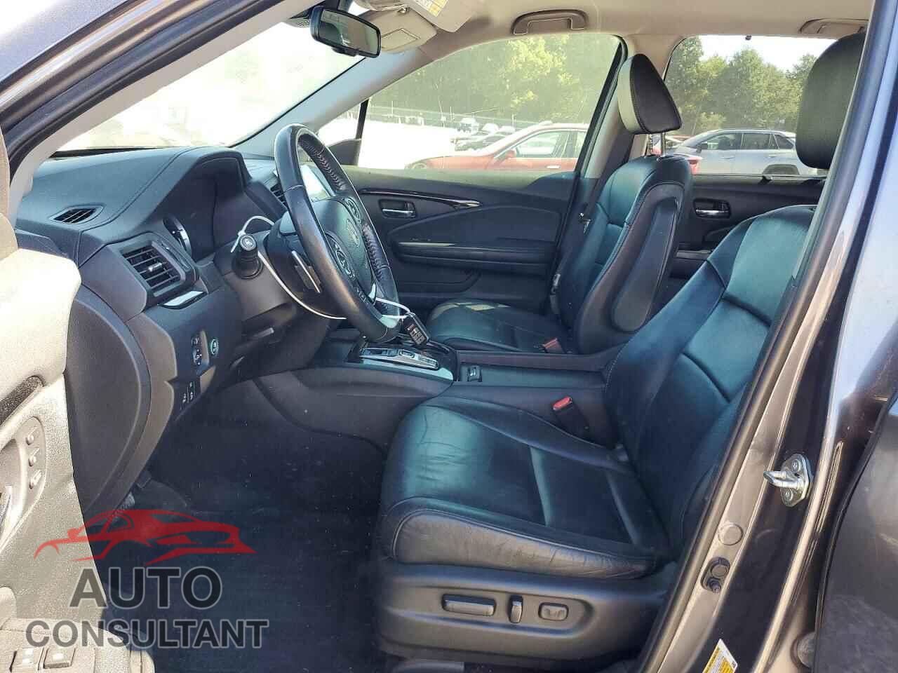 HONDA PILOT 2018 - 5FNYF6H96JB062285