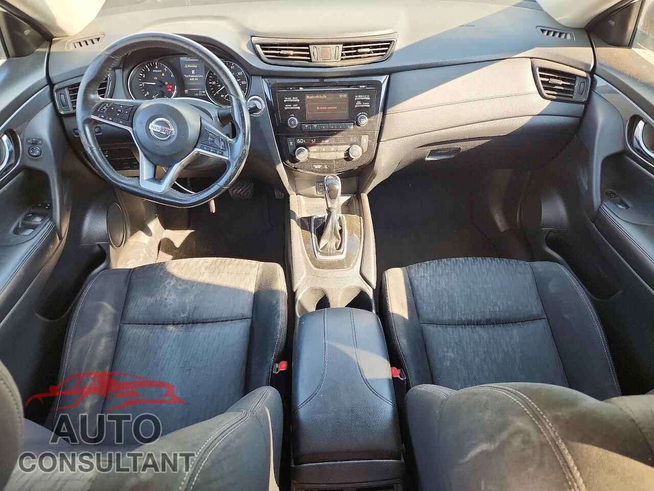 NISSAN ROGUE 2017 - KNMAT2MT5HP520886