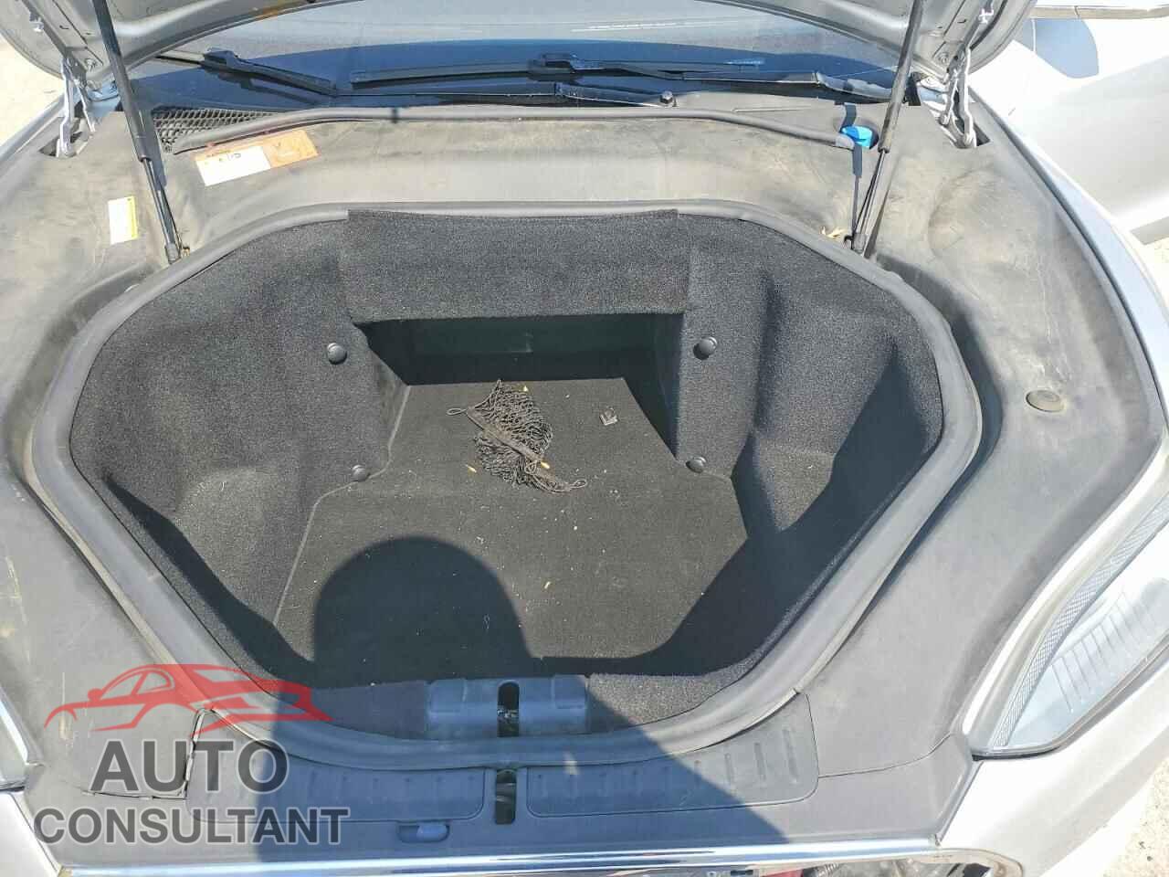 TESLA MODEL S 2014 - 5YJSA1H13EFP53152