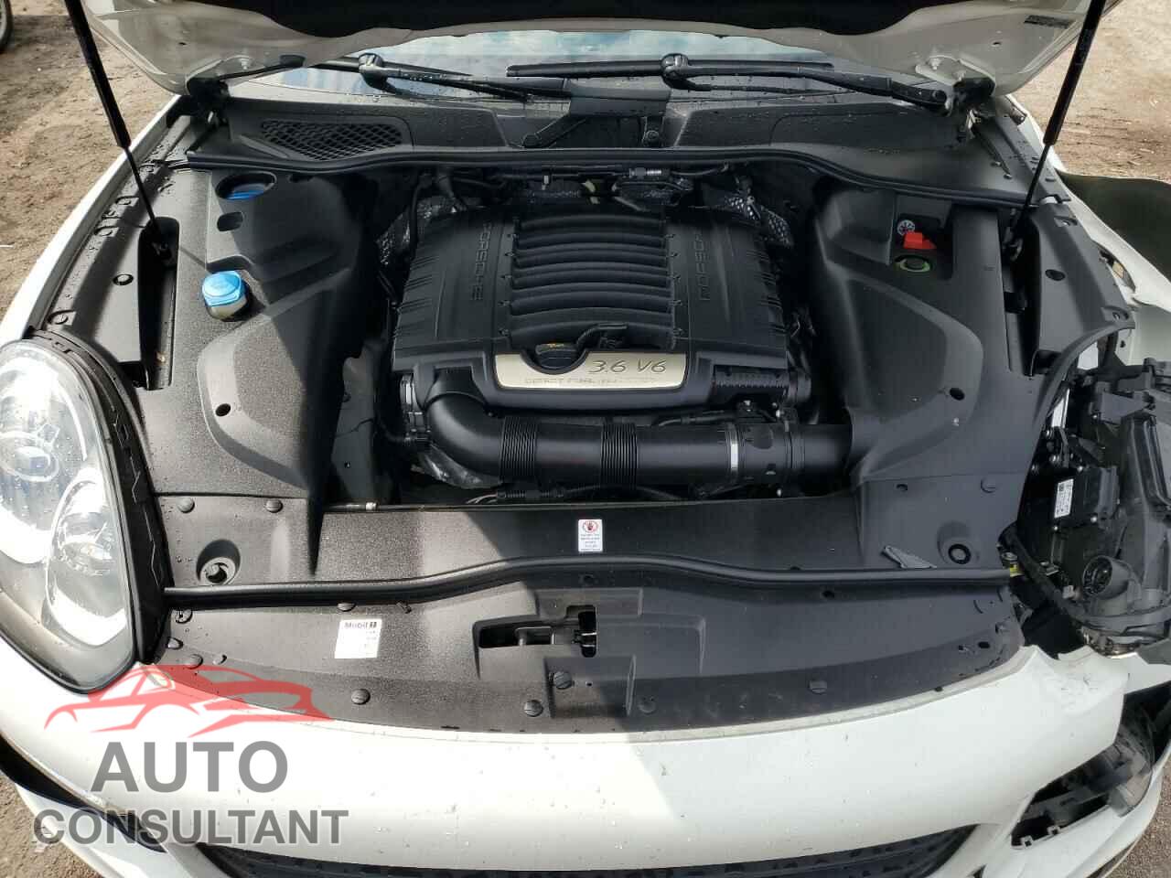 PORSCHE CAYENNE 2018 - WP1AA2A28JKA03178