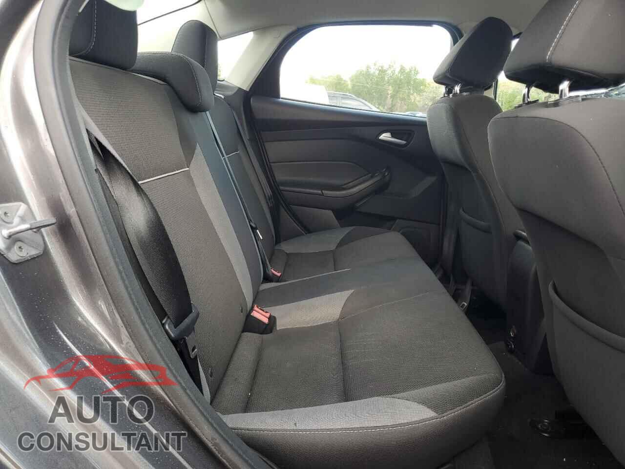 FORD FOCUS 2014 - 1FADP3F2XEL180977