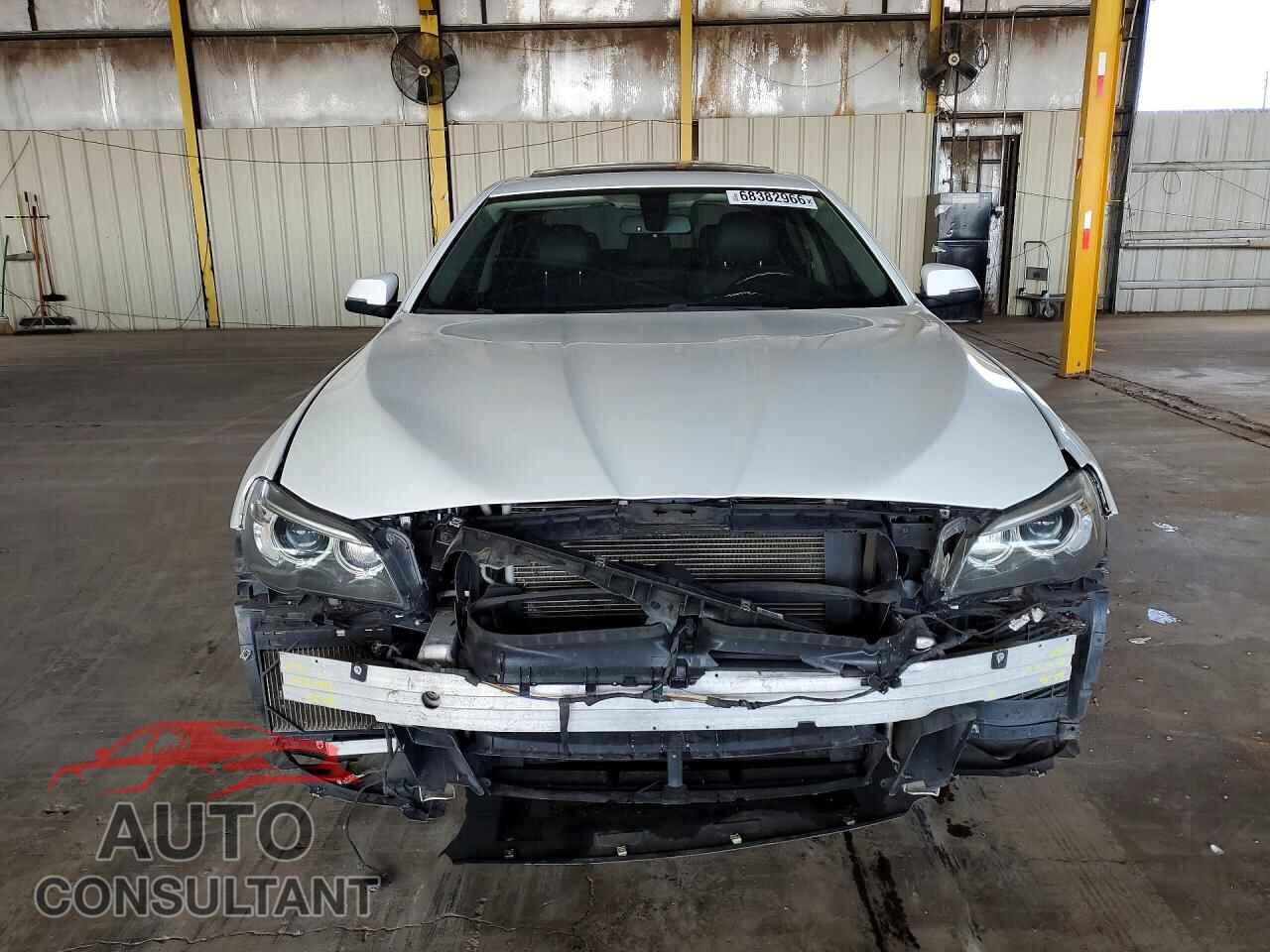 BMW 5 SERIES 2015 - WBA5A5C52FD523669