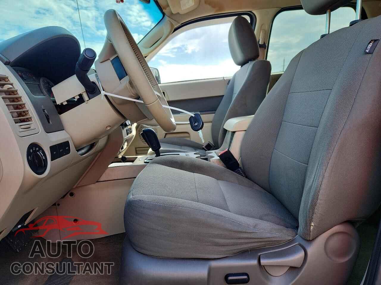 FORD ESCAPE 2010 - 1FMCU0D74AKA30760