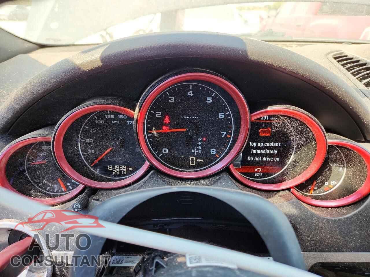 PORSCHE CAYENNE 2016 - WP1AA2A25GLA02637