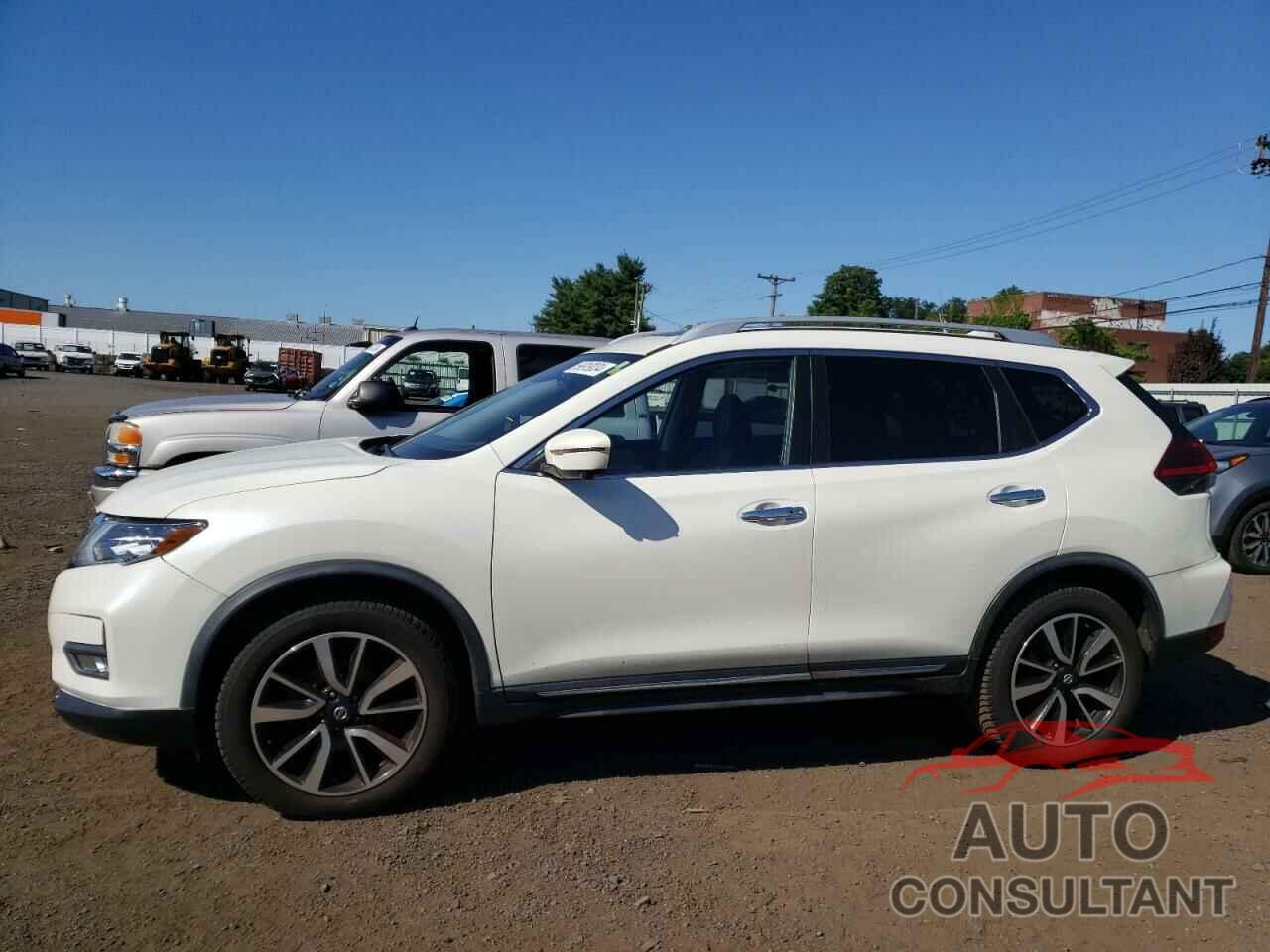 NISSAN ROGUE 2018 - JN8AT2MV0JW301352