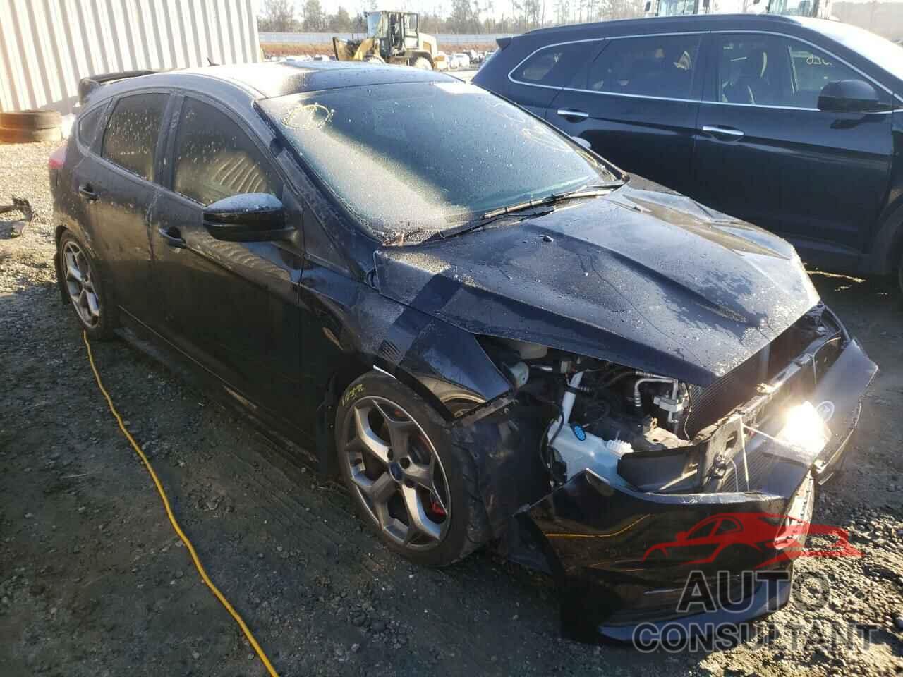 FORD FOCUS 2017 - 1FADP3L99HL201579