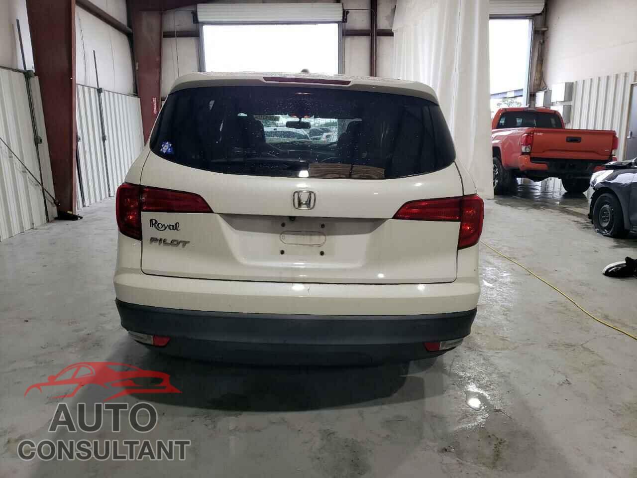 HONDA PILOT 2017 - 5FNYF5H52HB042309