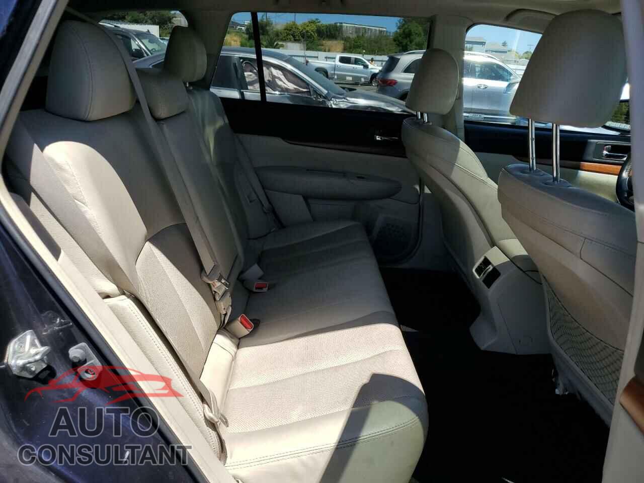 SUBARU OUTBACK 2013 - 4S4BRBKC7D3237425