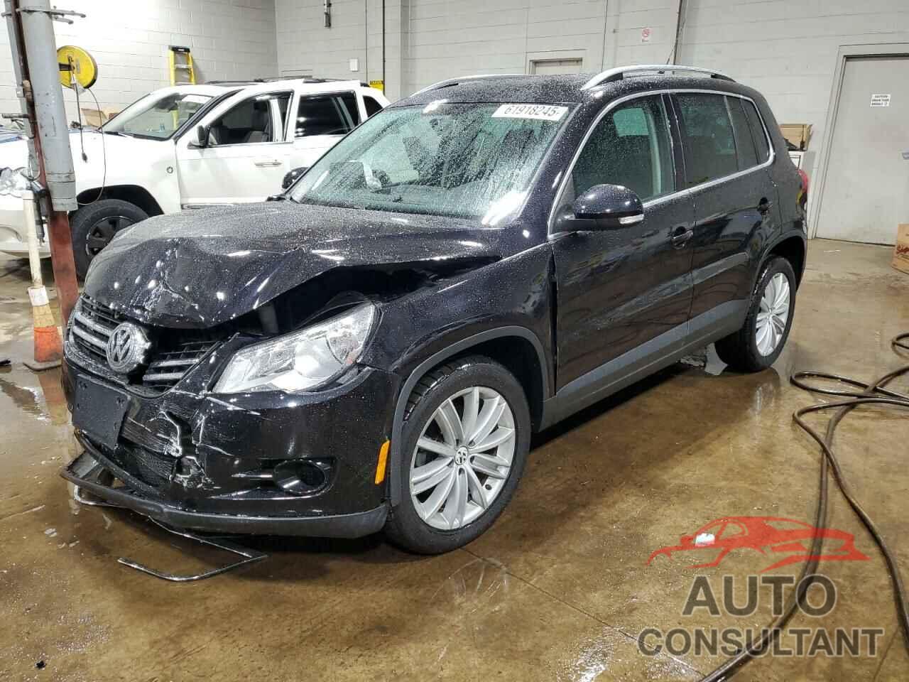VOLKSWAGEN TIGUAN 2011 - WVGBV7AX4BW501760