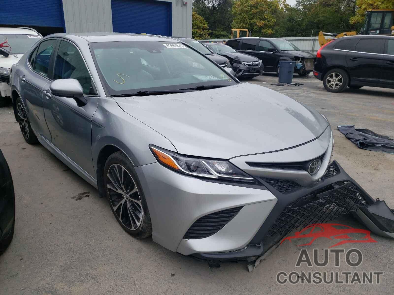TOYOTA CAMRY 2018 - 4T1B11HKXJU618935