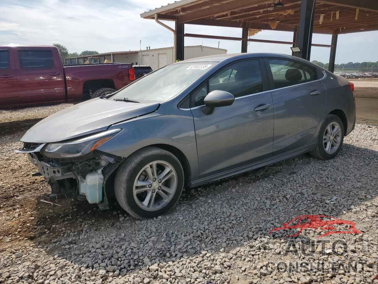CHEVROLET CRUZE 2018 - 1G1BE5SM8J7235030