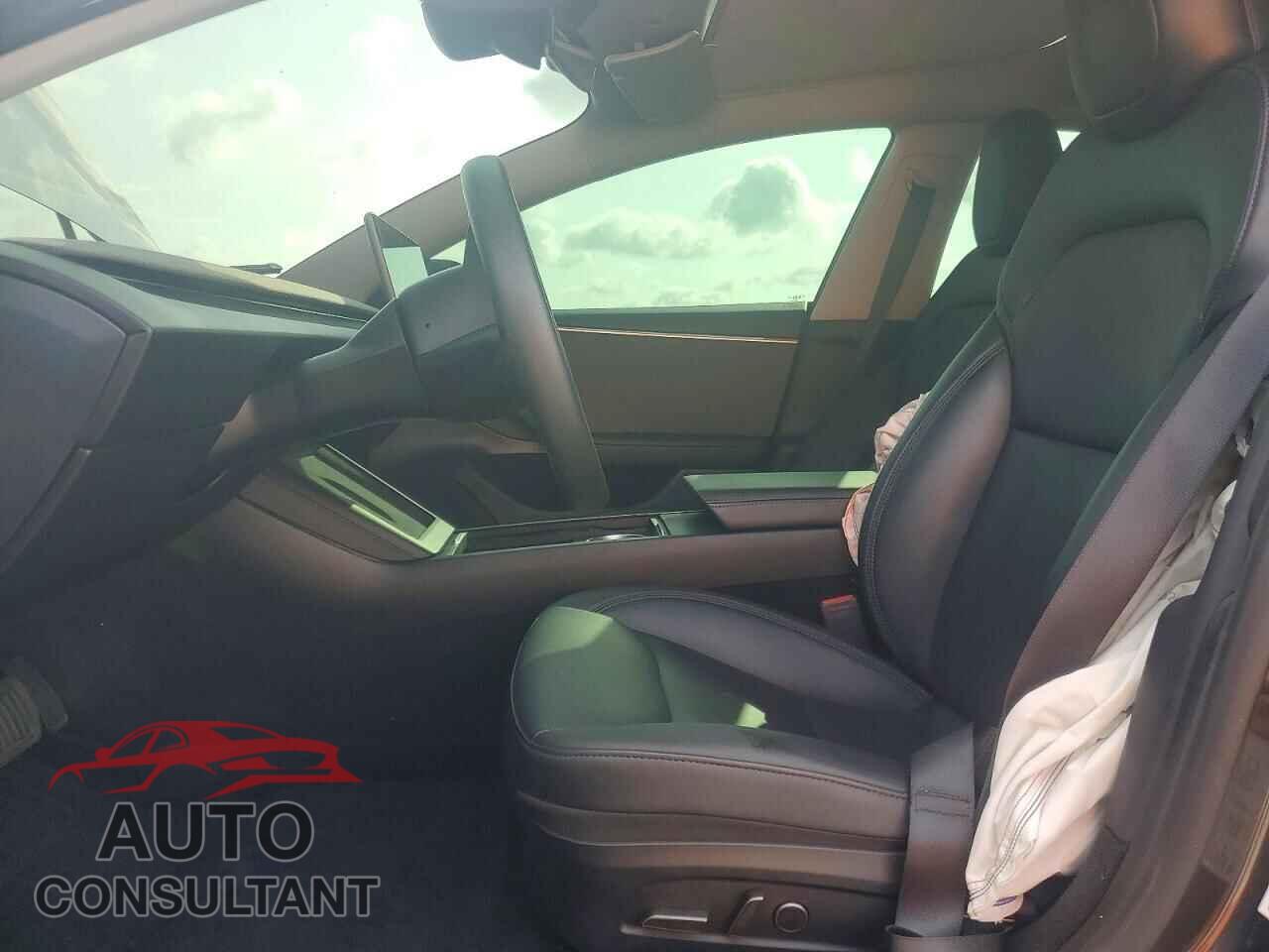 TESLA MODEL 3 2024 - 5YJ3E1EA2RF868490