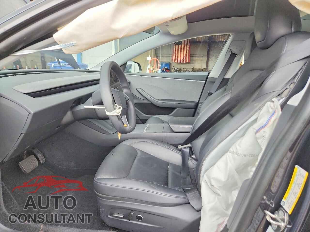 TESLA MODEL 3 2024 - 5YJ3E1EA5RF769484