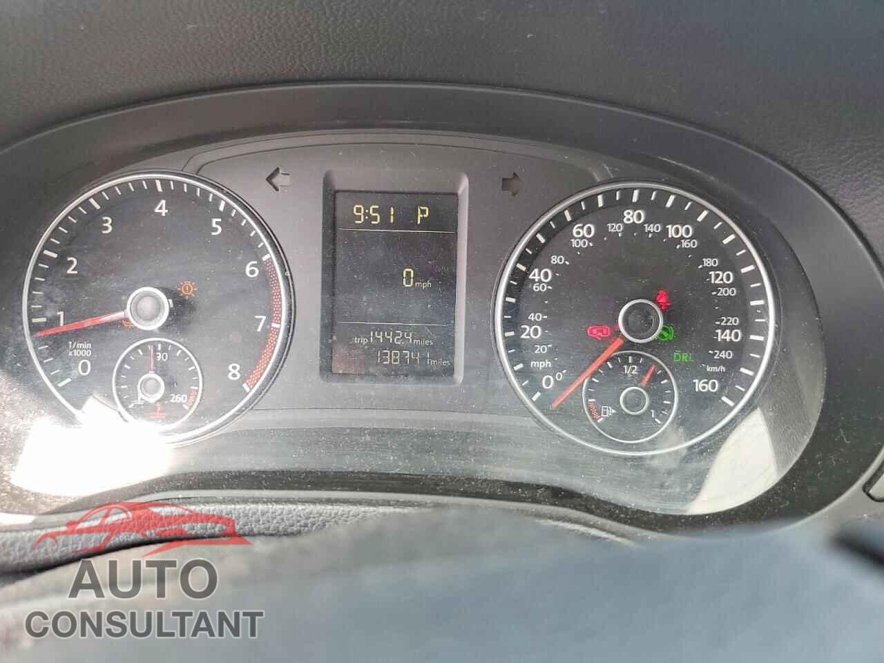 VOLKSWAGEN PASSAT 2015 - 1VWAT7A31FC002731