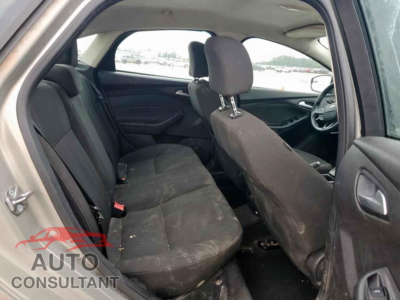 FORD FOCUS 2015 - 1FADP3F29FL243438
