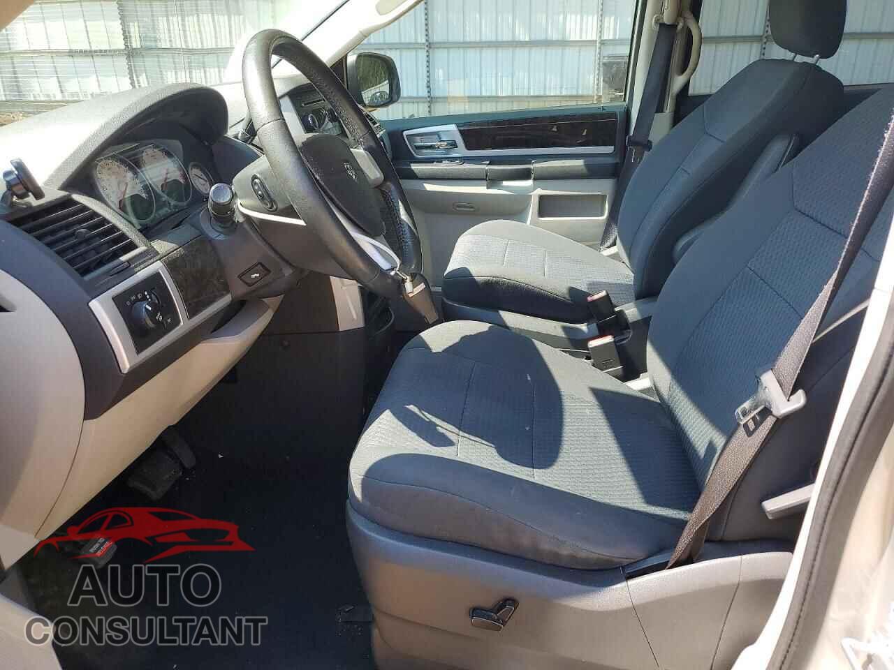 DODGE CARAVAN 2010 - 2D4RN5D18AR181402