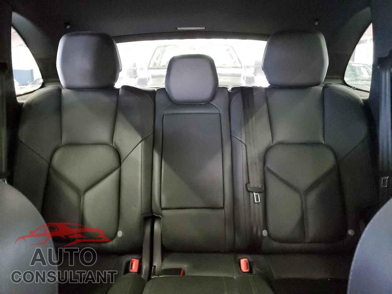PORSCHE CAYENNE 2012 - WP1AA2A25CLA00607