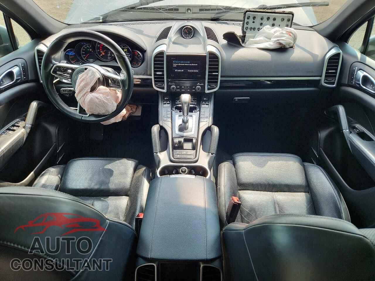 PORSCHE CAYENNE 2017 - WP1AA2A20HKA90181