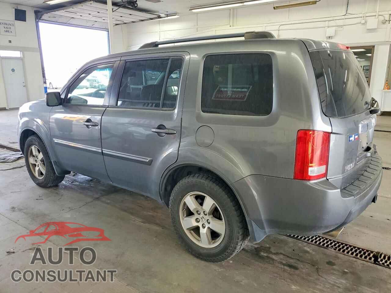 HONDA PILOT 2011 - 5FNYF4H51BB017810