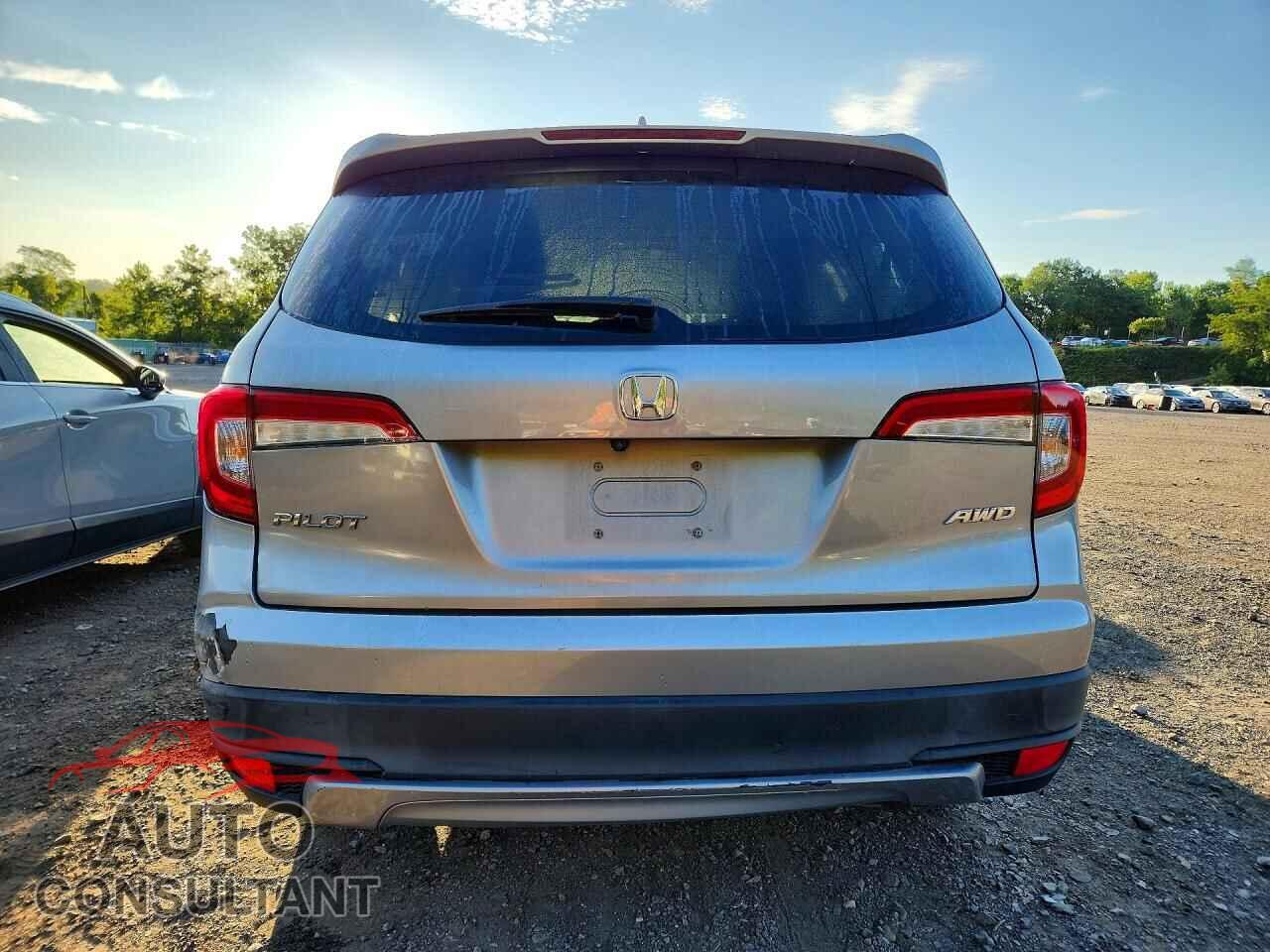 HONDA PILOT 2021 - 5FNYF6H39MB053564