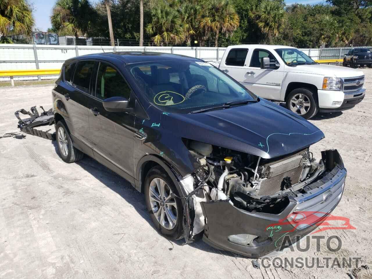 FORD ESCAPE 2017 - 1FMCU0GD7HUC73141
