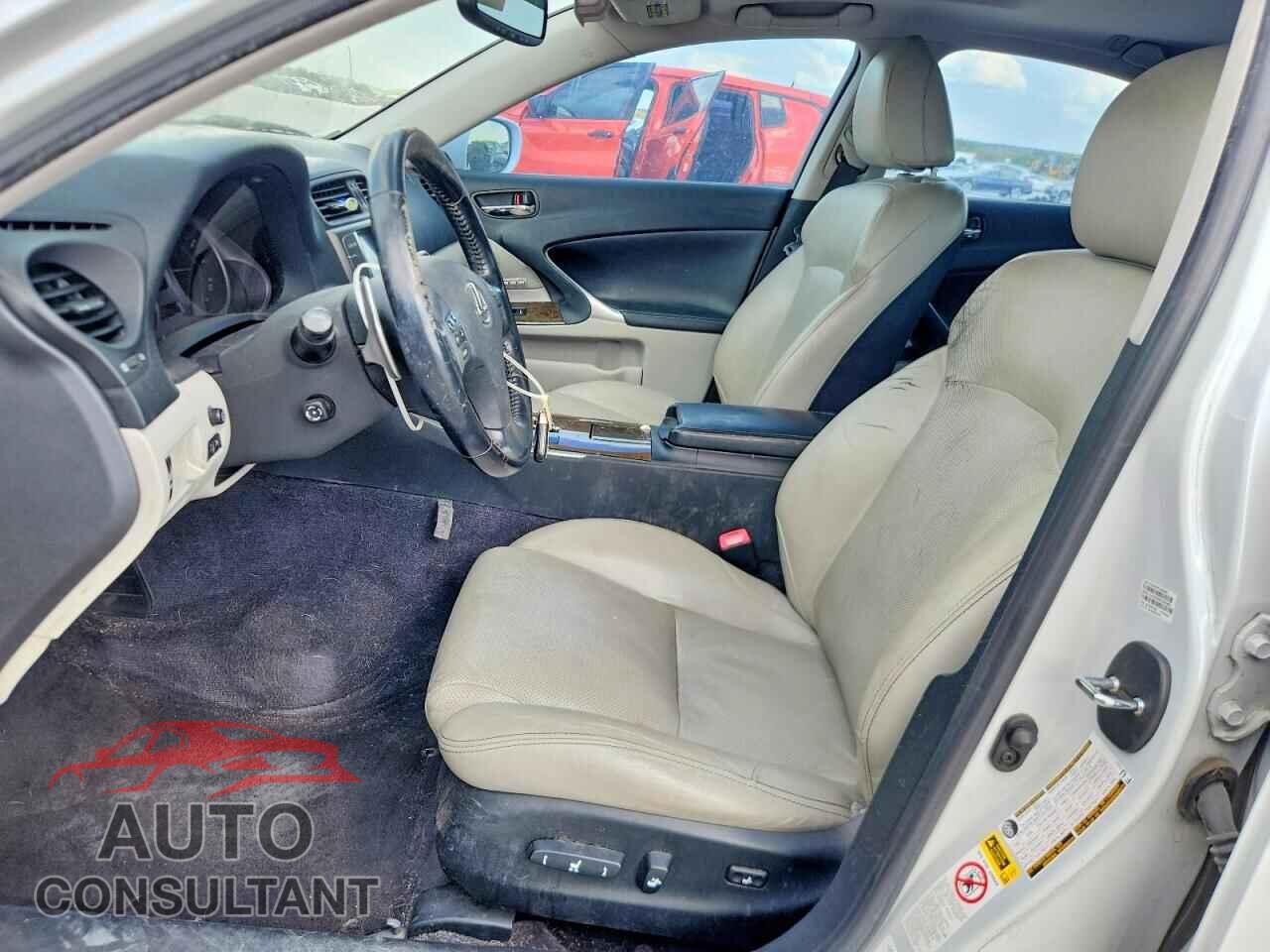 LEXUS IS 2010 - JTHCF5C2XA2032657