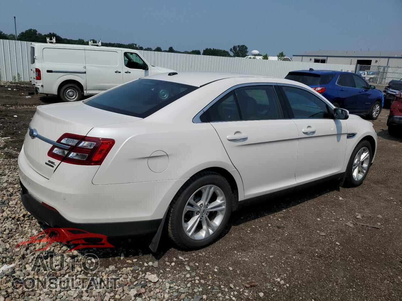 FORD TAURUS 2017 - 1FAHP2E86HG105241