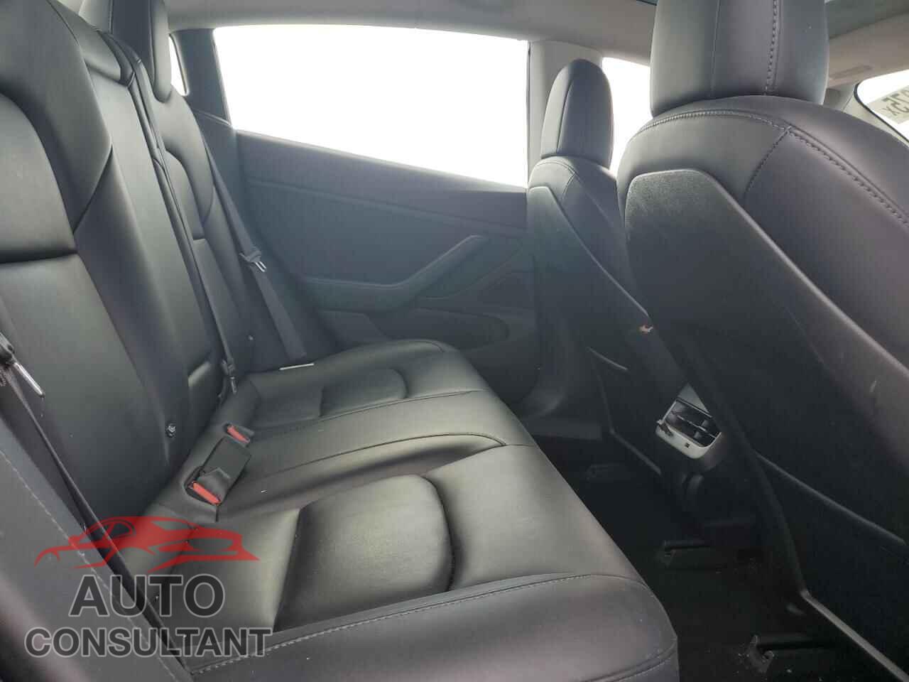 TESLA MODEL 3 2018 - 5YJ3E1EA8JF030887