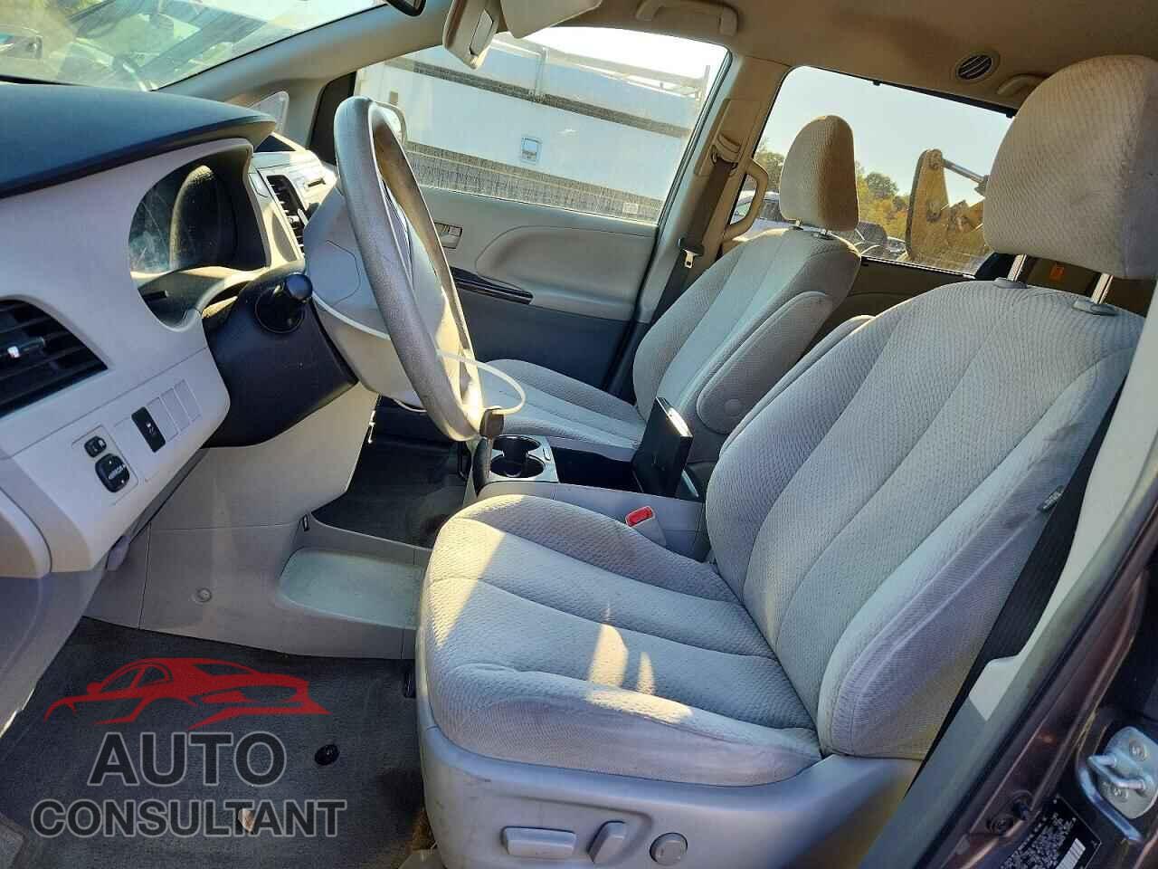 TOYOTA SIENNA 2013 - 5TDKK3DC8DS358233