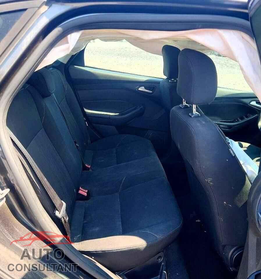 FORD FOCUS 2016 - 1FADP3F26GL237761