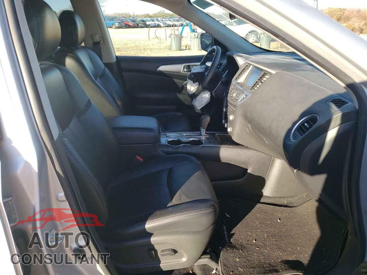 NISSAN PATHFINDER 2019 - 5N1DR2MN2KC618331