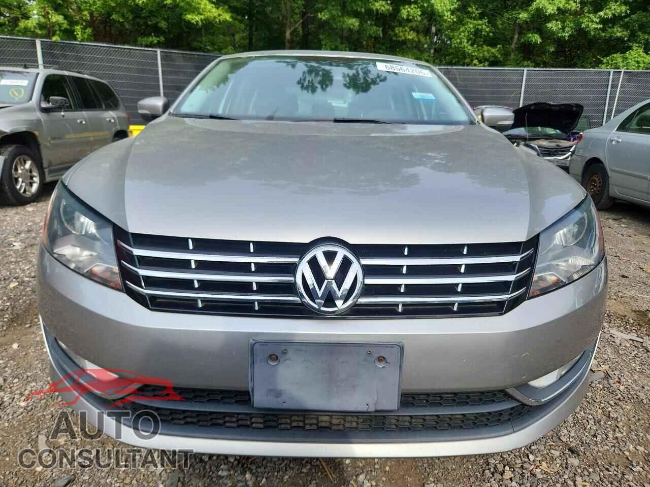 VOLKSWAGEN PASSAT 2013 - 1VWCN7A30DC085603