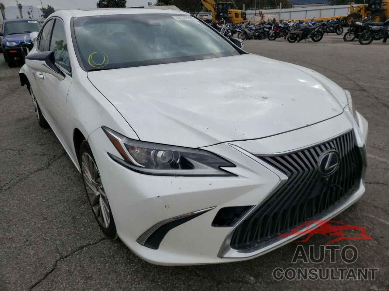 LEXUS ES300 2019 - JTHB21B17K2005443