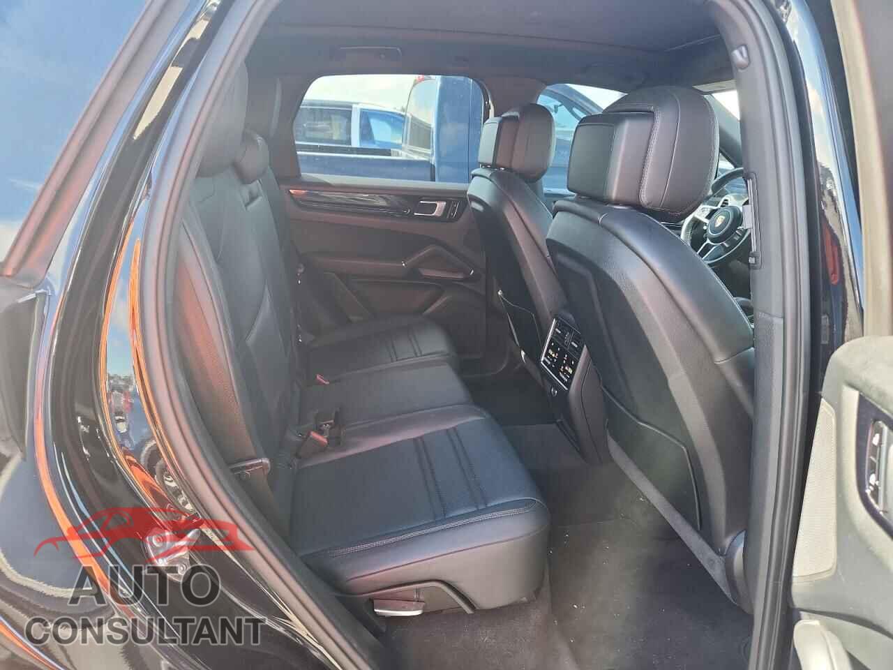 PORSCHE CAYENNE 2019 - WP1AA2AY2KDA18382