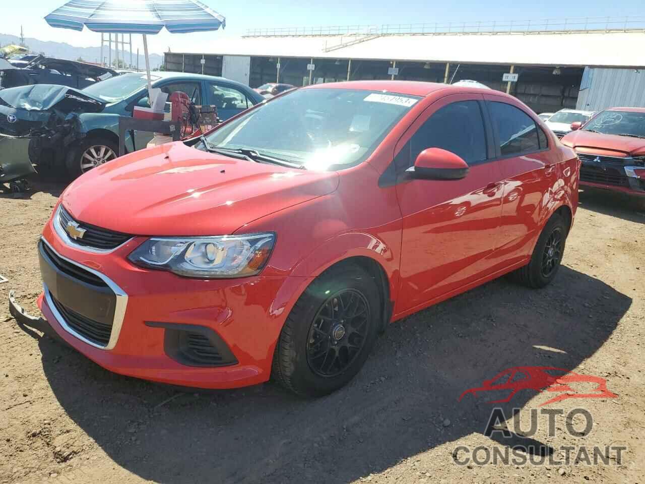 CHEVROLET SONIC 2018 - 1G1JB5SH8J4111557