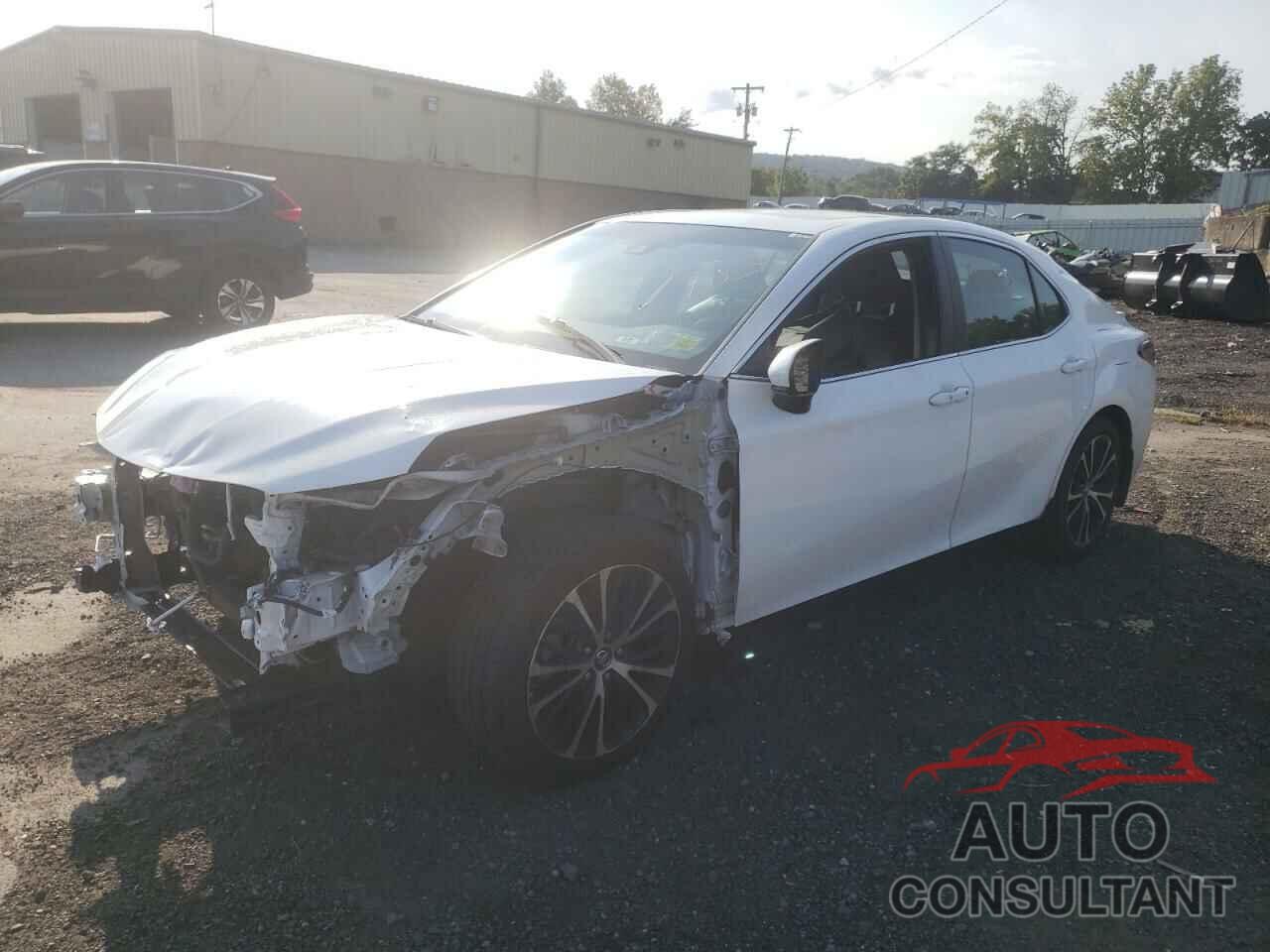 TOYOTA CAMRY 2018 - 4T1B11HK5JU145073