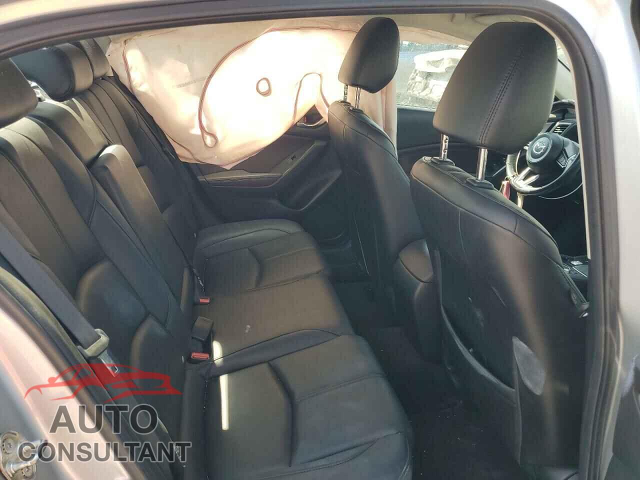 MAZDA 3 2017 - 3MZBN1V73HM137901