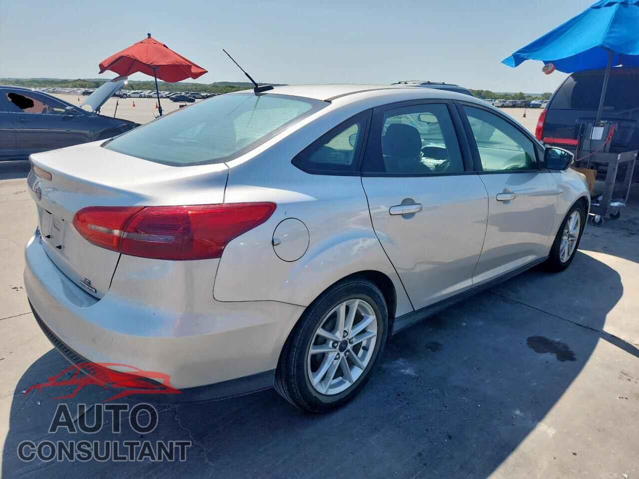 FORD FOCUS 2016 - 1FADP3F26GL255452