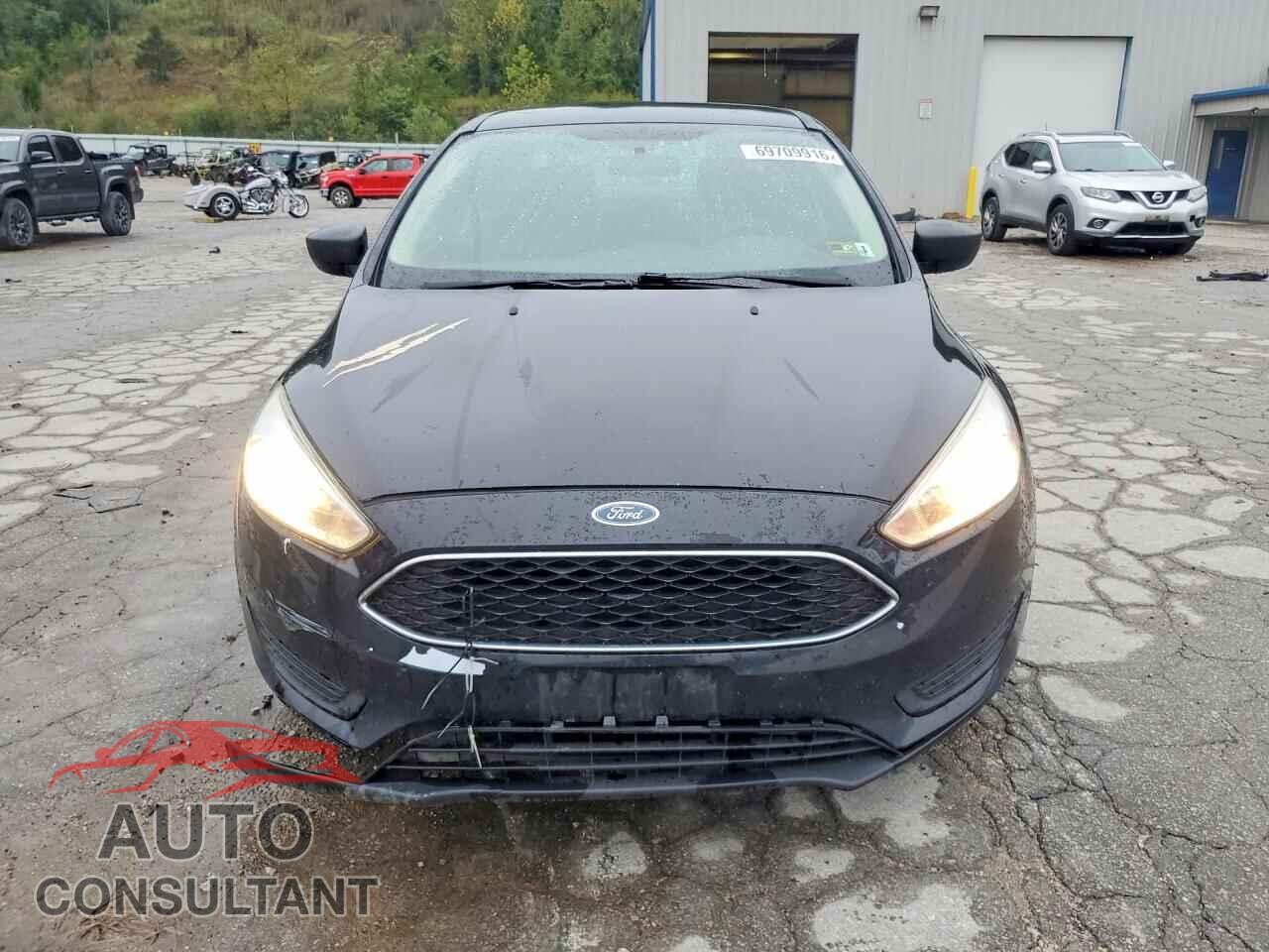 FORD FOCUS 2018 - 1FADP3E22JL201428
