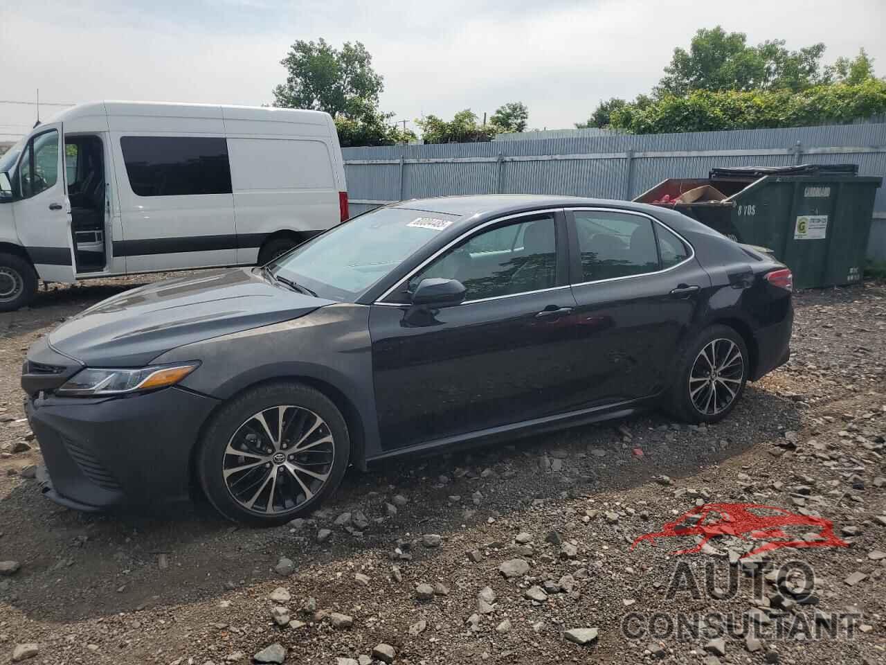 TOYOTA CAMRY 2018 - 4T1B11HK8JU629111