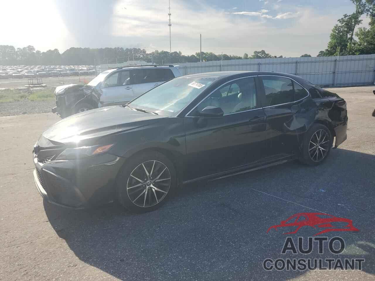 TOYOTA CAMRY 2021 - 4T1G11AK7MU541719