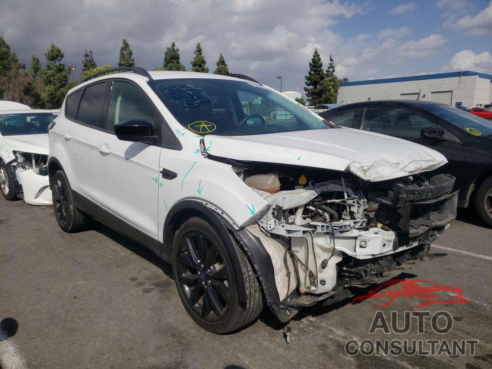 FORD ESCAPE 2017 - 1FMCU0GD0HUC50834
