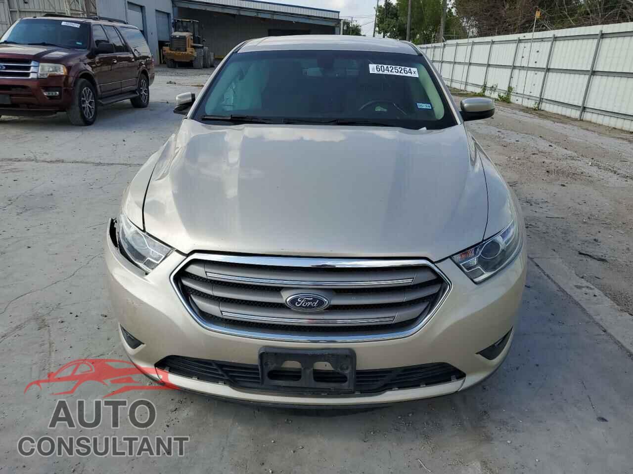 FORD TAURUS 2017 - 1FAHP2E86HG118720
