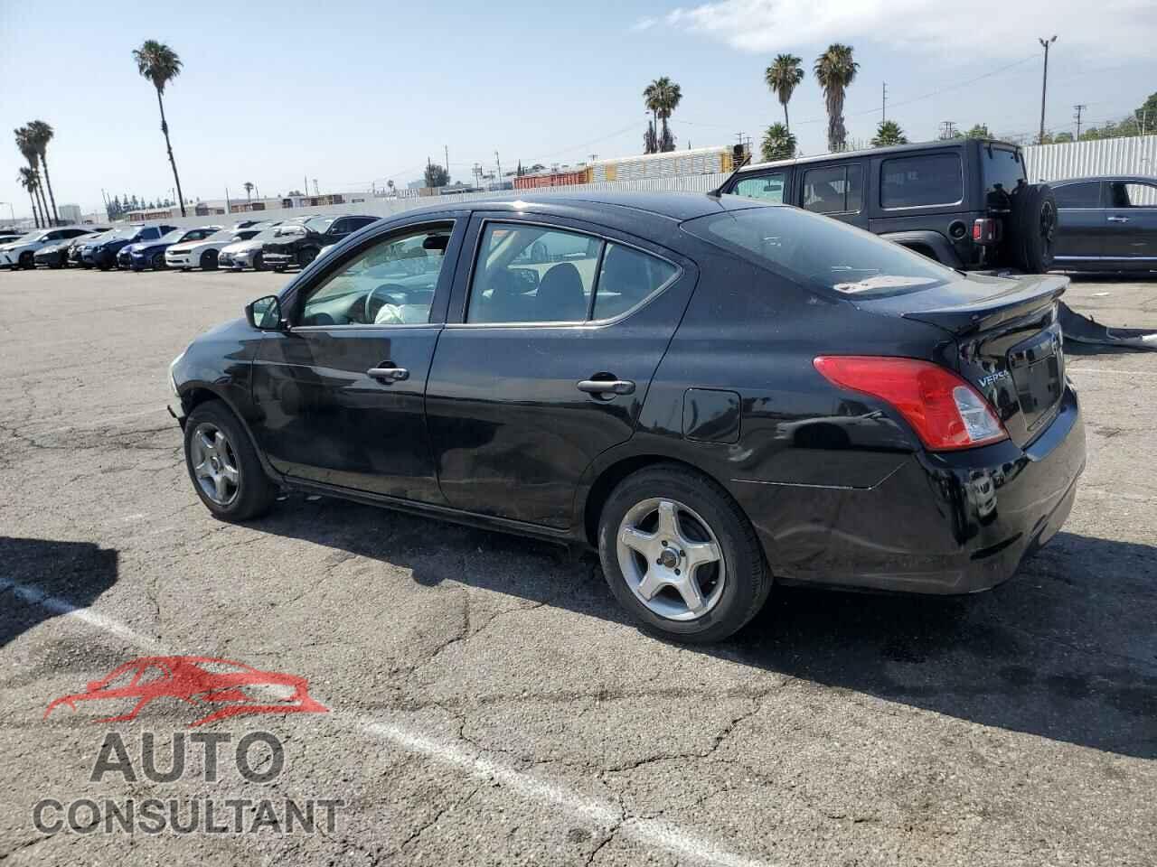 NISSAN VERSA 2019 - 3N1CN7AP3KL853861