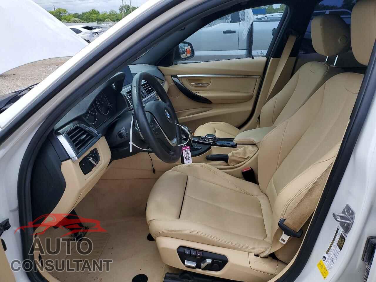 BMW 3 SERIES 2016 - WBA8E9G52GNU28155