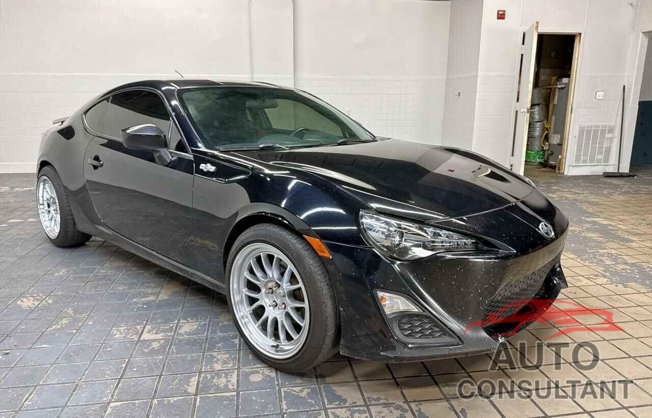 TOYOTA SCION 2013 - JF1ZNAA18D1731898
