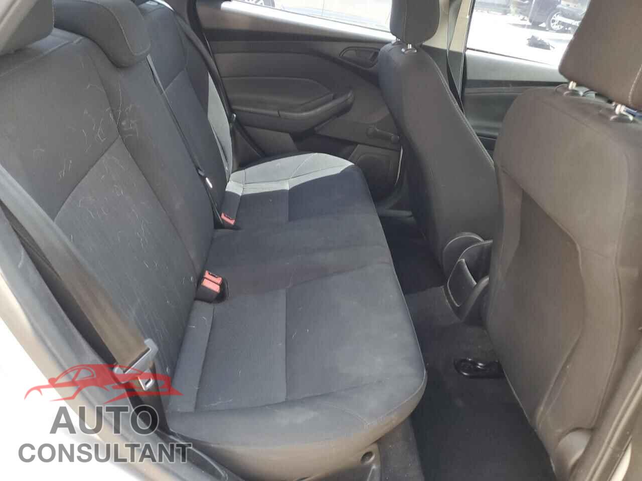 FORD FOCUS 2016 - 1FADP3E21GL393630