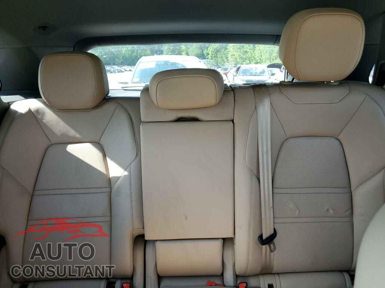 PORSCHE CAYENNE 2019 - WP1AB2AY3KDA62159