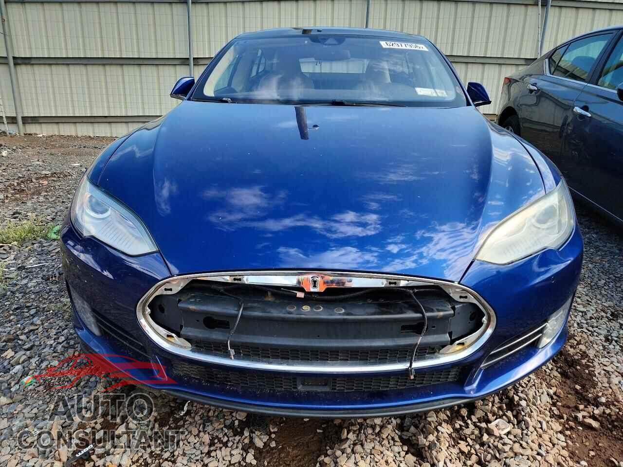TESLA MODEL S 2015 - 5YJSA1E47FF114353